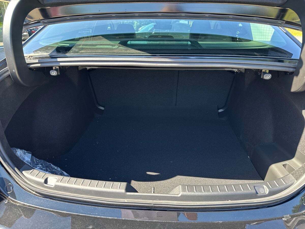 Sort Mazda 3 fra 2024