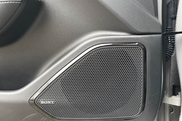 Grå Mazda 6e fra 2025