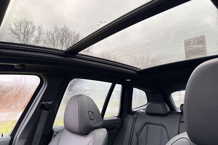 Blå BMW iX3 fra 2022