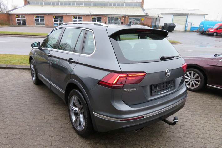 Grå VW Tiguan fra 2019