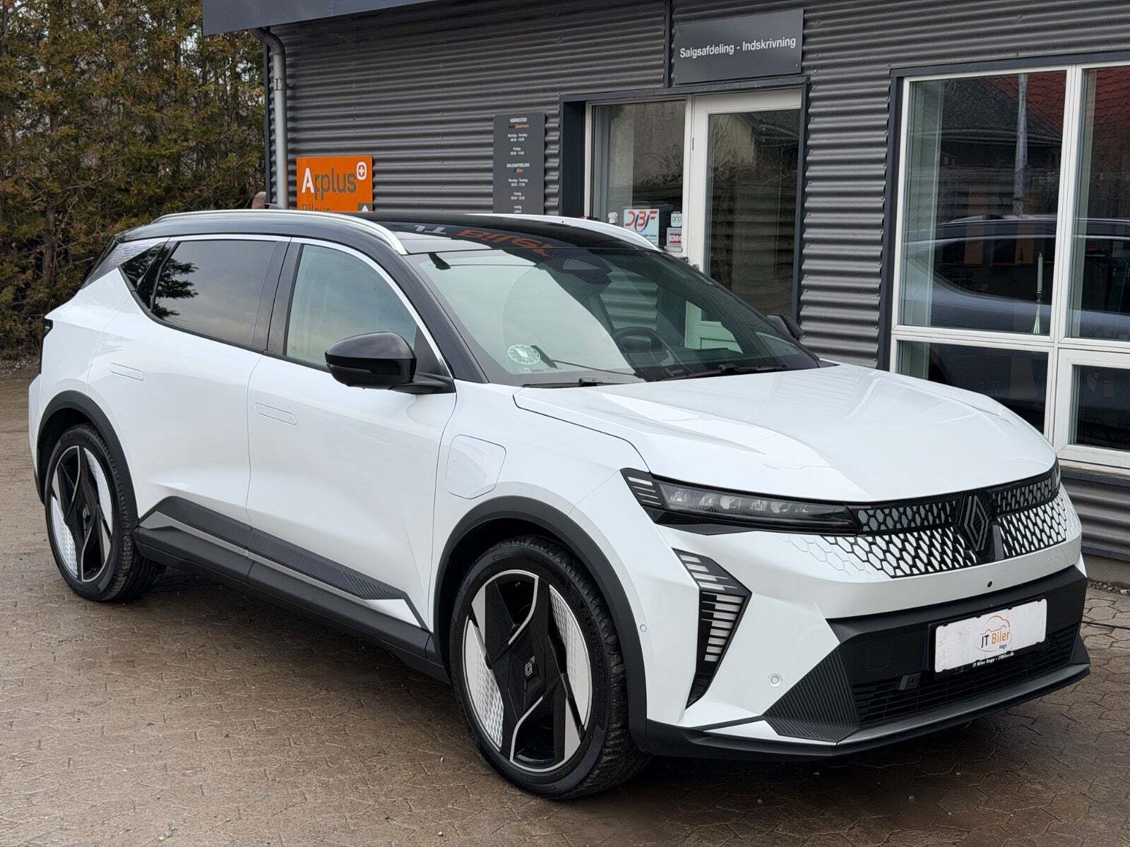 Renault Scenic E-Tech 87 Iconic