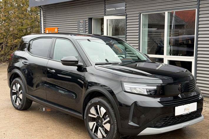 Sort Opel Frontera fra 2025 set udefra