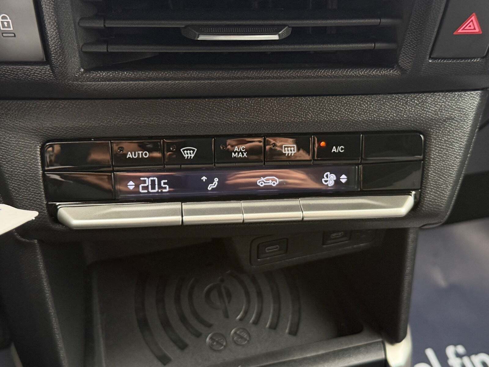 Sort Opel Frontera fra 2025