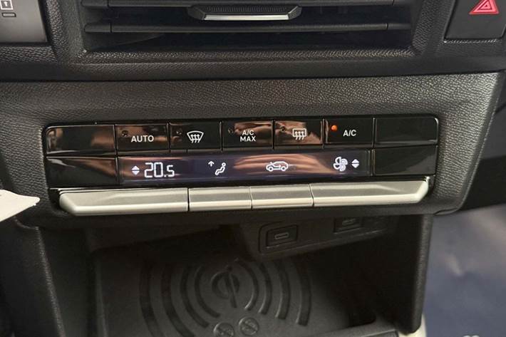 Sort Opel Frontera fra 2025