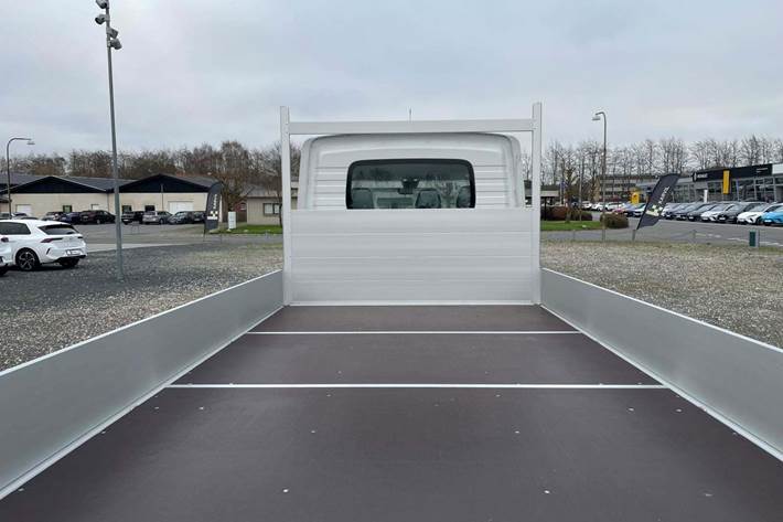 Hvid Maxus e-Deliver 9 fra 2024