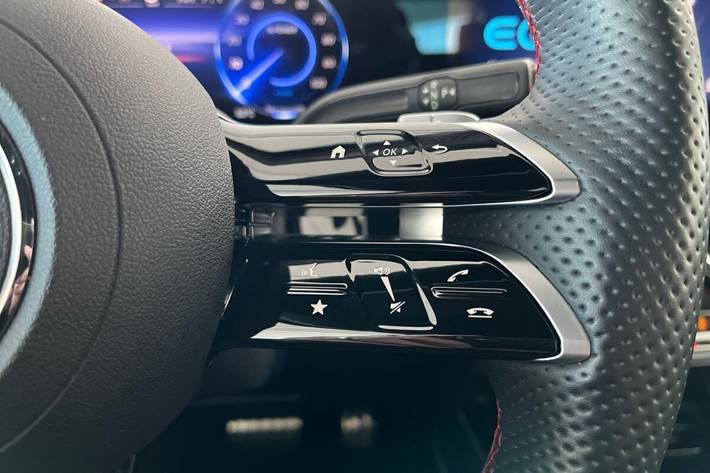 Sort Mercedes EQA250+ fra 2024