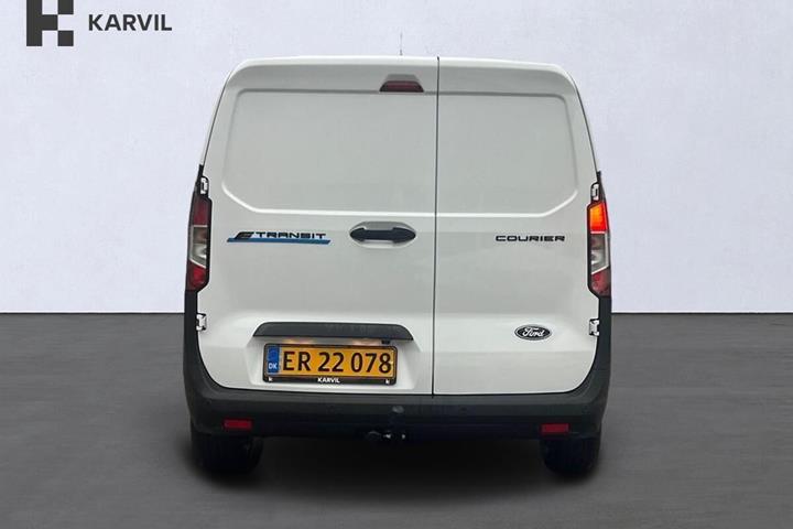 Hvid Ford E-Transit Courier fra 2025 set udefra
