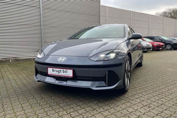 Grå Hyundai Ioniq 6 fra 2024 set udefra