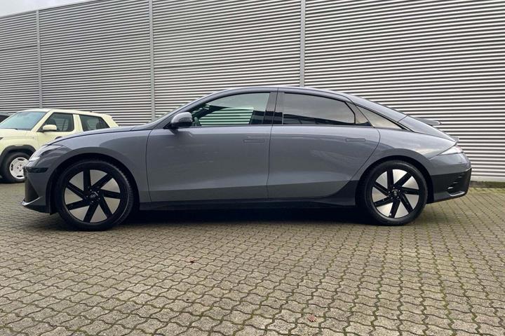 Grå Hyundai Ioniq 6 fra 2024
