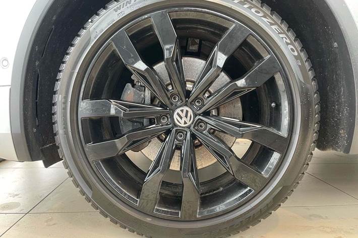 Sølv VW Tiguan fra 2022