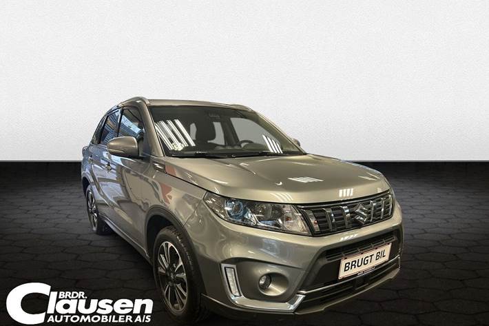Grå Suzuki Vitara fra 2021 set udefra