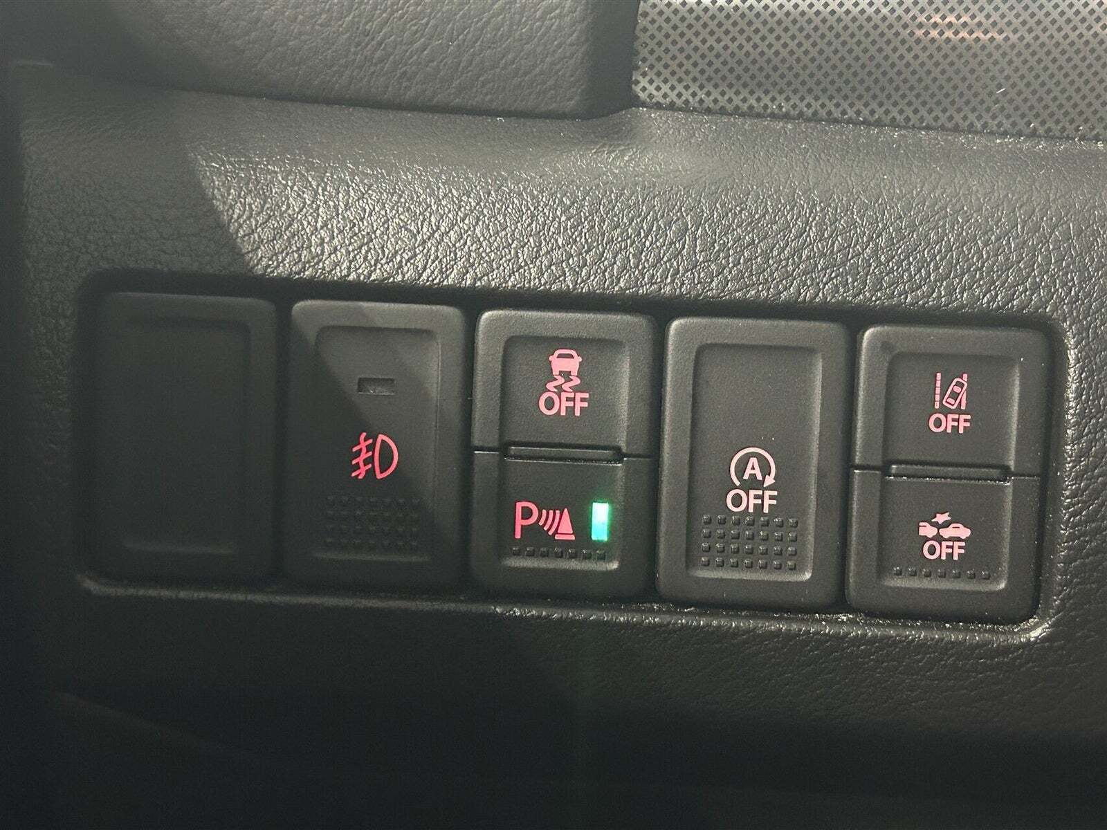 Grå Suzuki Vitara fra 2021