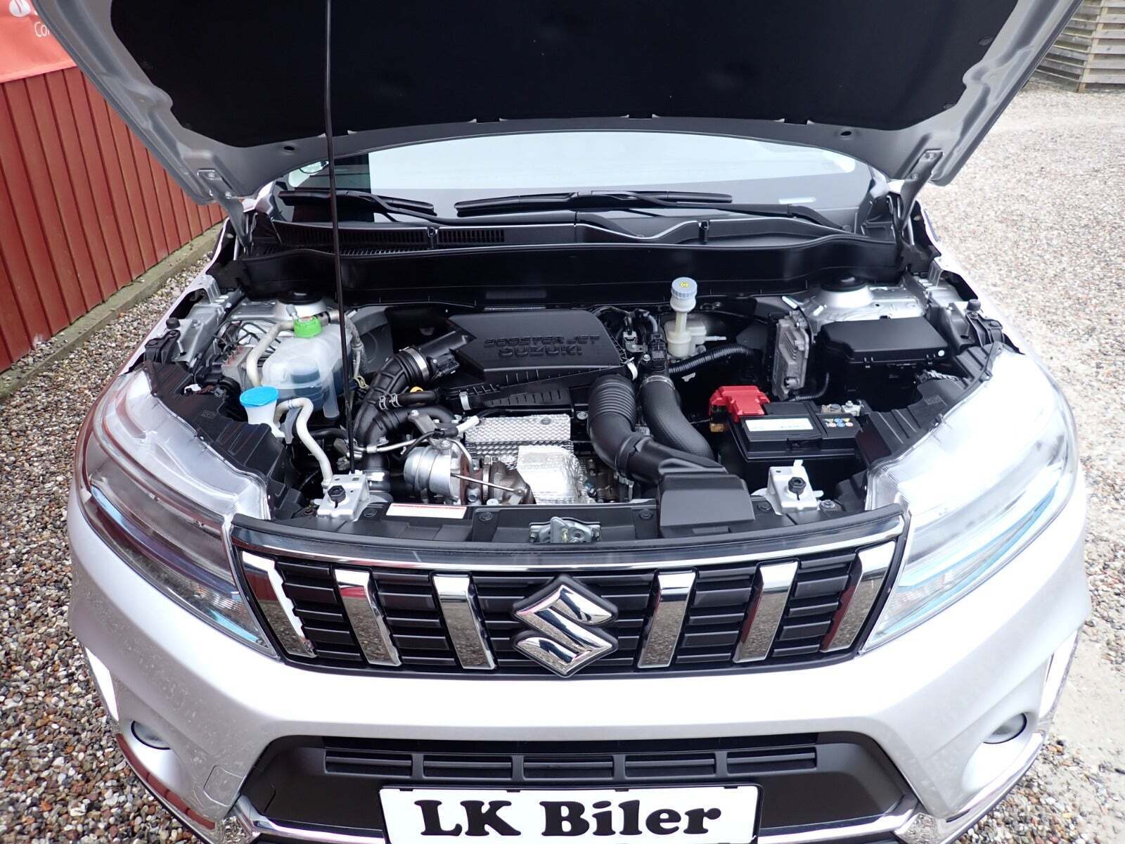 Grå Suzuki Vitara fra 2021