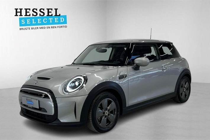 Sølv Mini Cooper SE fra 2023 set udefra