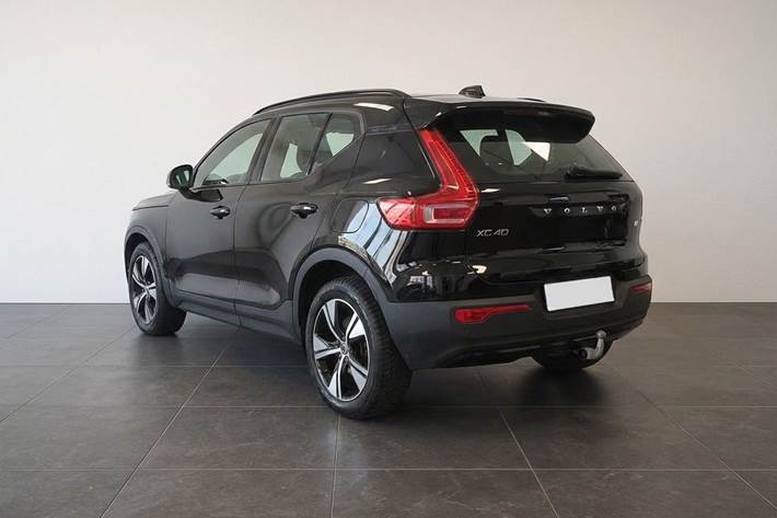 Sort Volvo XC40 fra 2020