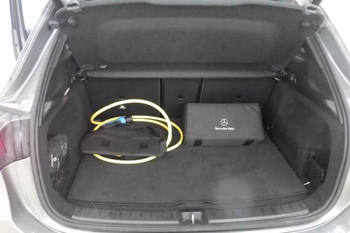 Grå Mercedes EQA 250 fra 2021