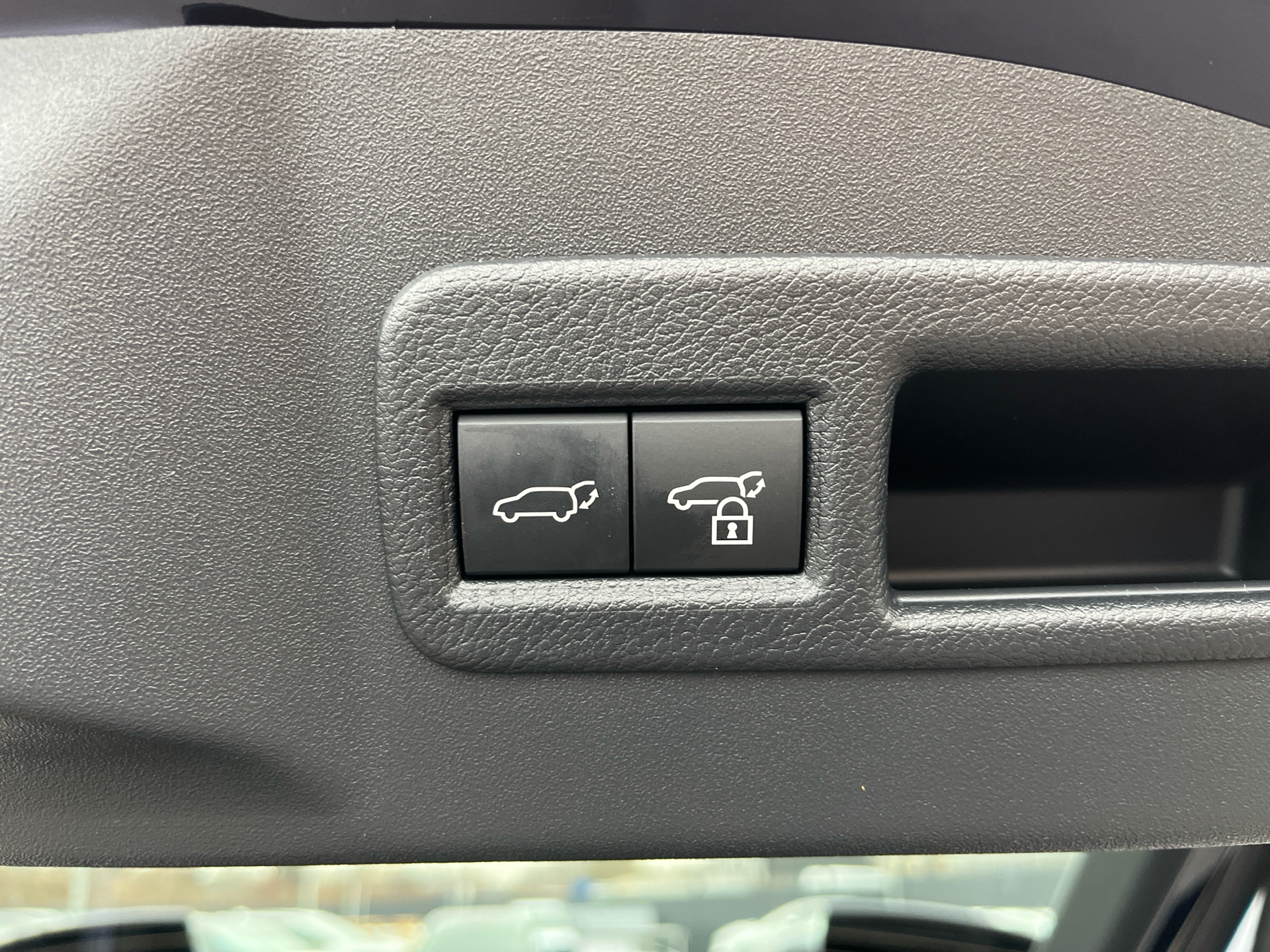 Blå Toyota BZ4X fra 2026