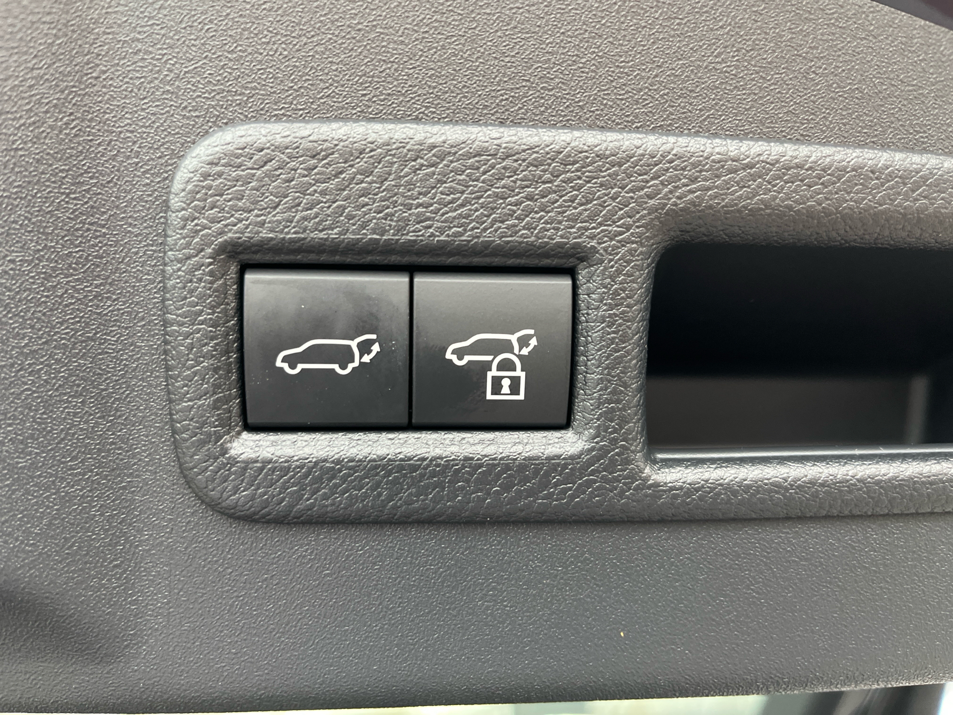 Blå Toyota BZ4X fra 2026