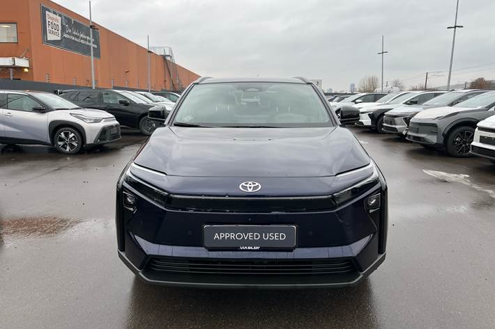 Blå Toyota BZ4X fra 2026