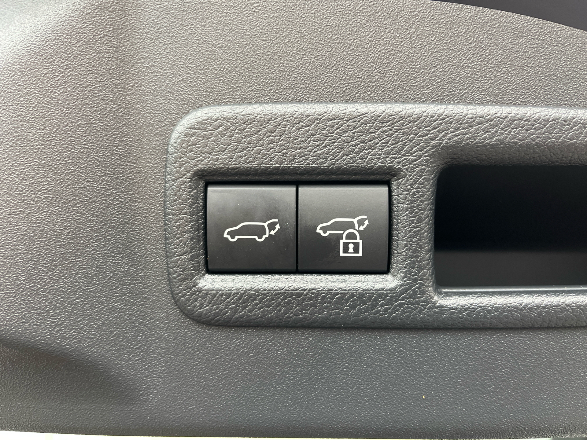 Blå Toyota BZ4X fra 2026