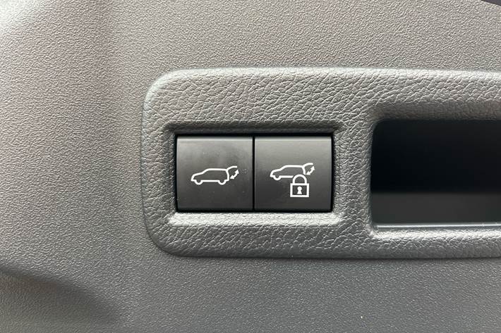 Blå Toyota BZ4X fra 2026