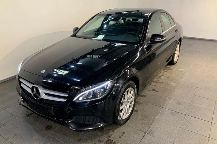Sort Mercedes C220 d fra 2016 set udefra