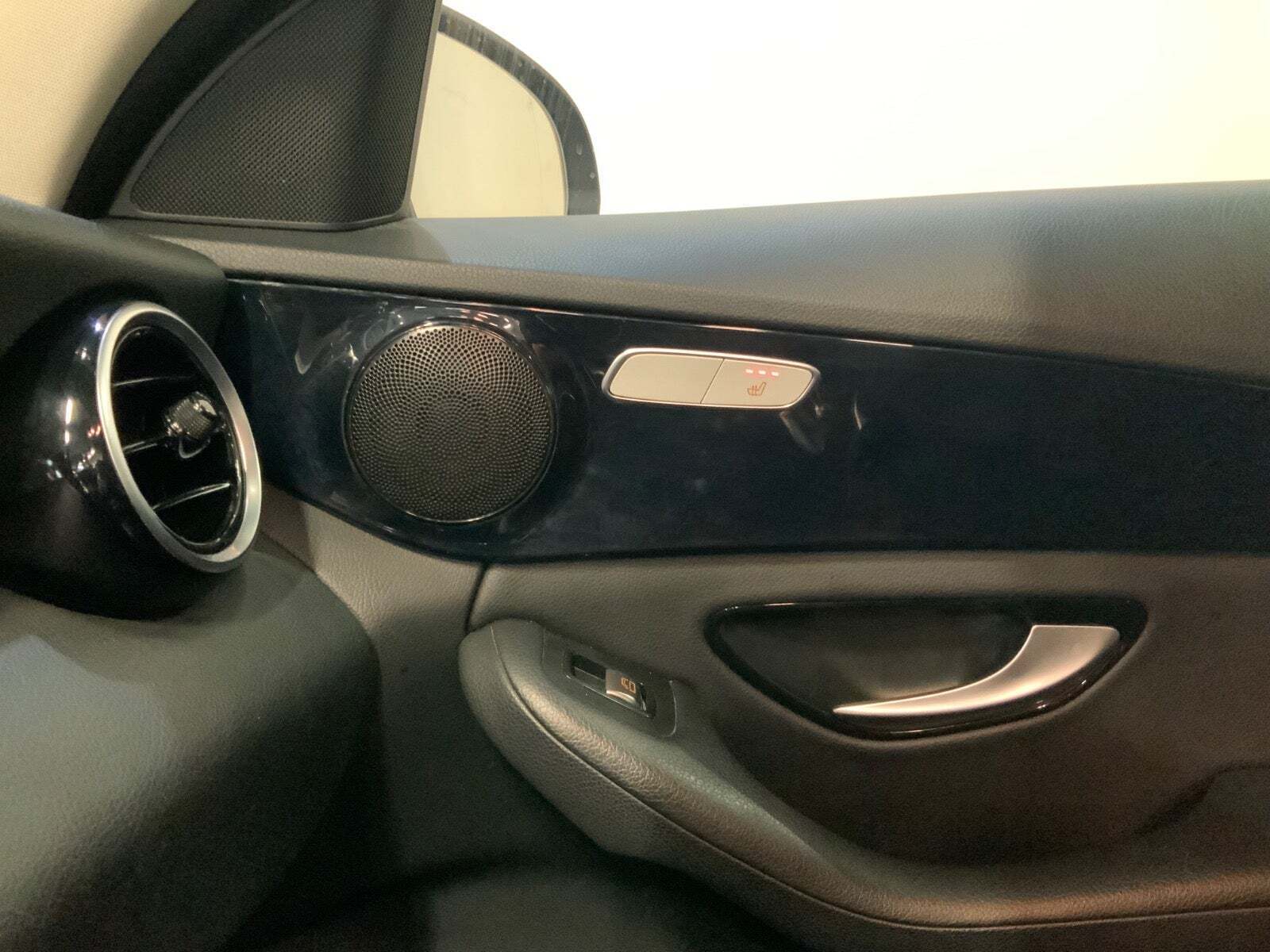 Sort Mercedes C220 d fra 2016