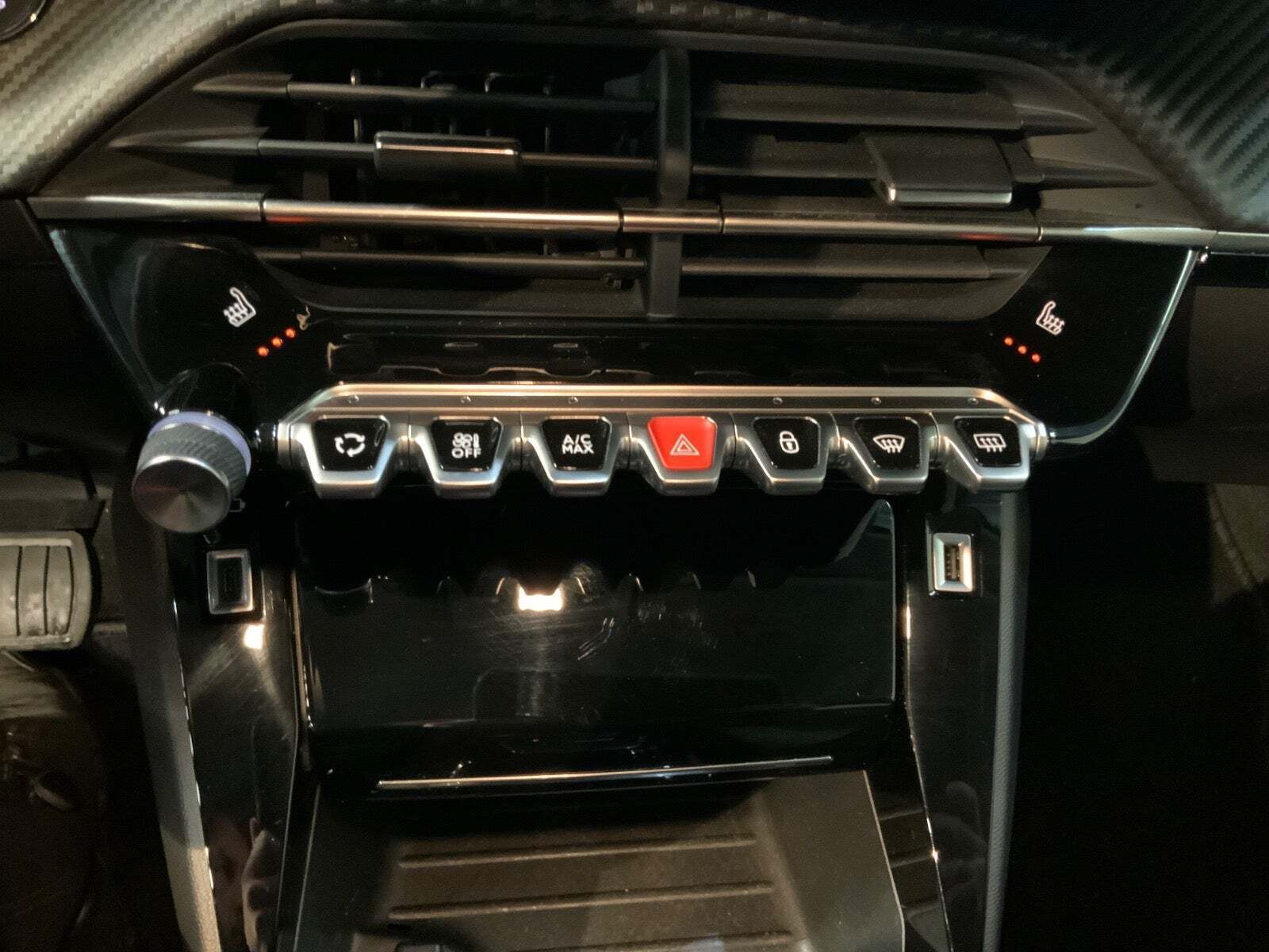 Sort Peugeot 208 fra 2023