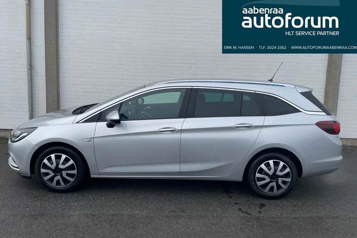 Sølv Opel Astra fra 2019