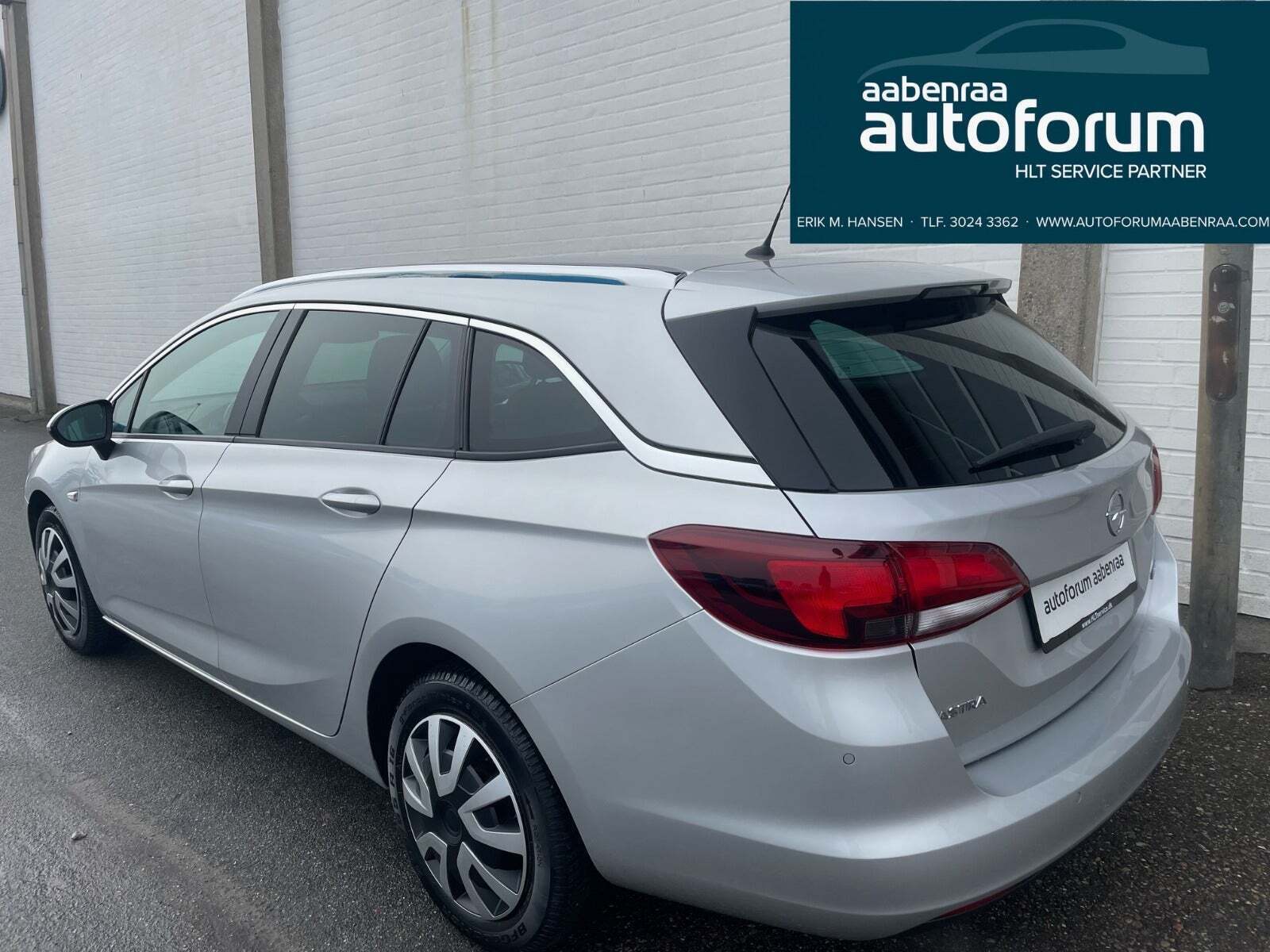 Sølv Opel Astra fra 2019