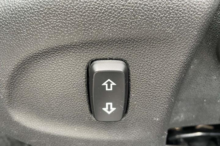 Sølv Opel Astra fra 2019