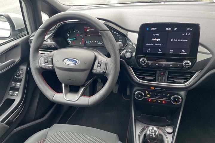 Sølv Ford Fiesta fra 2021