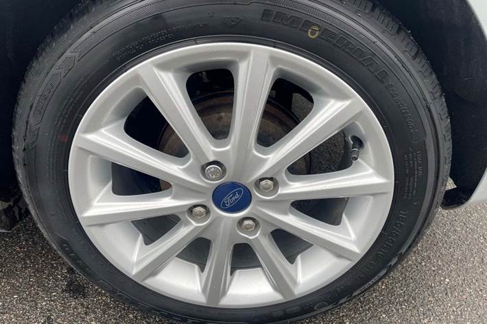 Sølv Ford Fiesta fra 2021