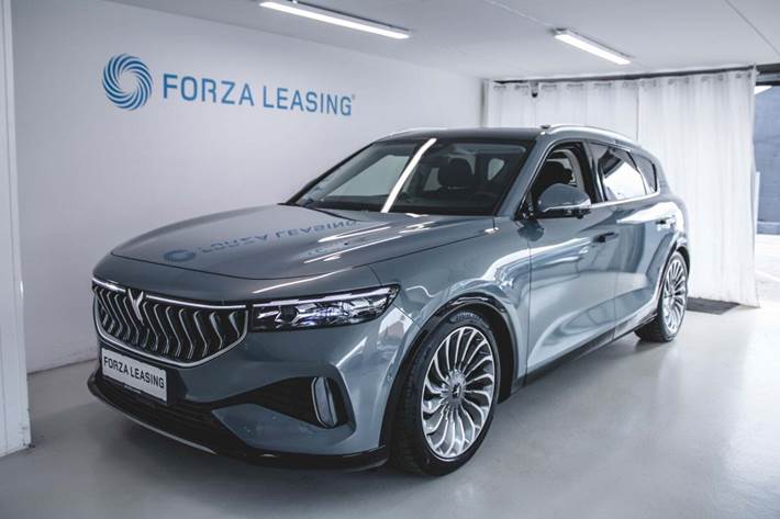 Blå Voyah Free fra 2024 set udefra