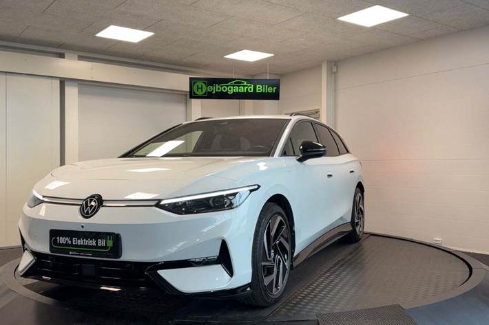 Hvid VW ID.7 fra 2025 set udefra