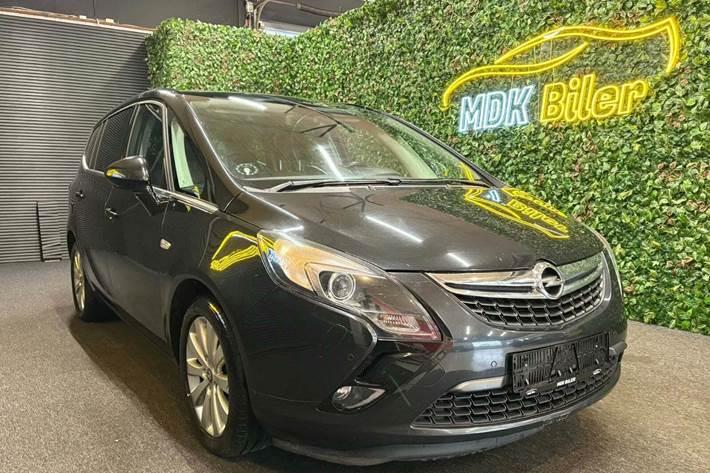 undefined Opel Zafira Tourer fra 2016 set udefra
