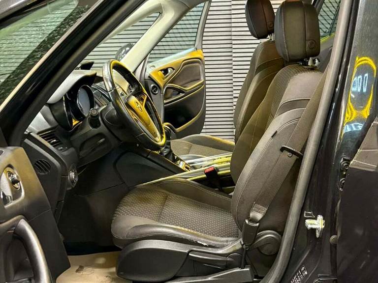 Opel Zafira Tourer 1,4 T 120 Enjoy 7prs