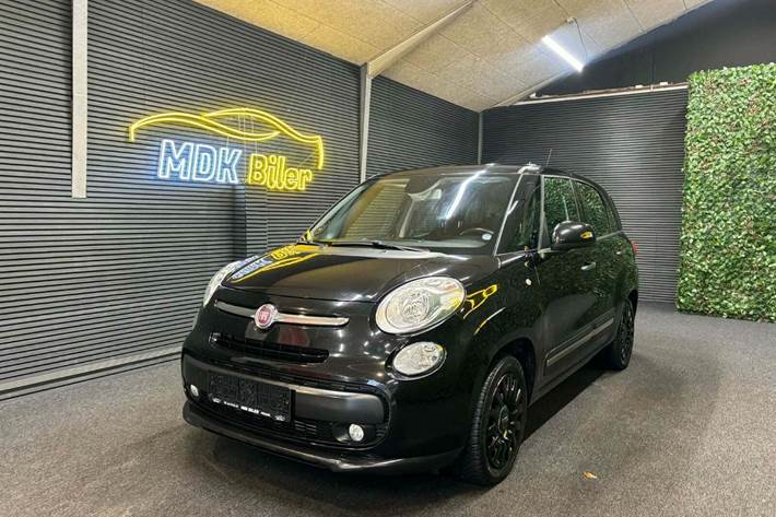 undefined Fiat 500L Living fra 2015 set udefra