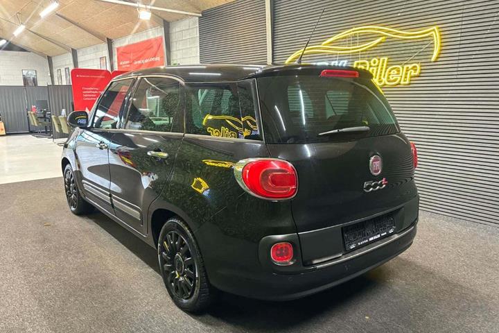 undefined Fiat 500L Living fra 2015 set udefra