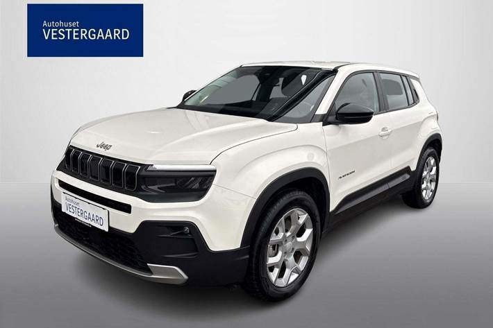 Hvid Jeep Avenger fra 2025 set udefra