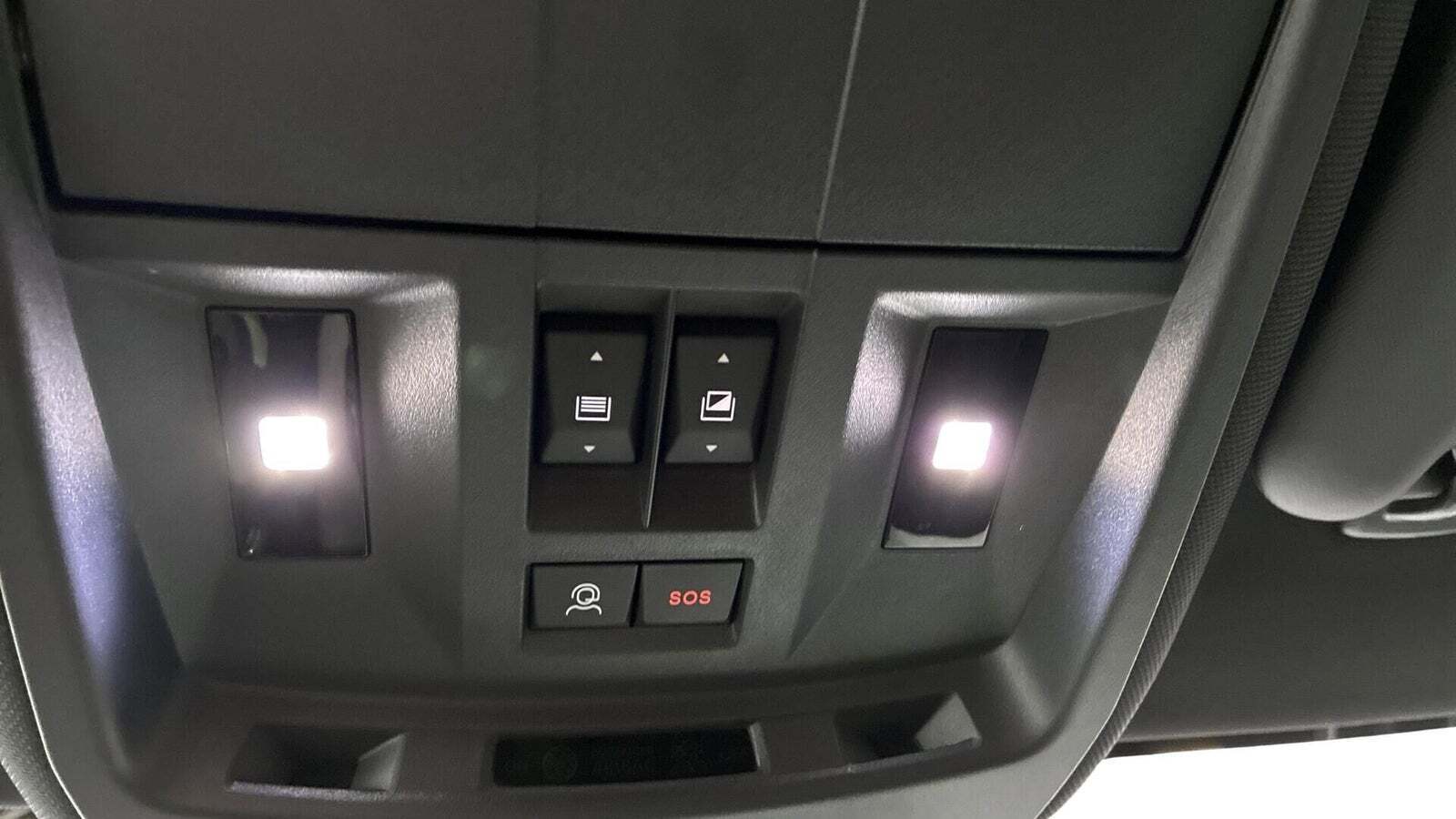 Hvid Peugeot e-3008 fra 2024