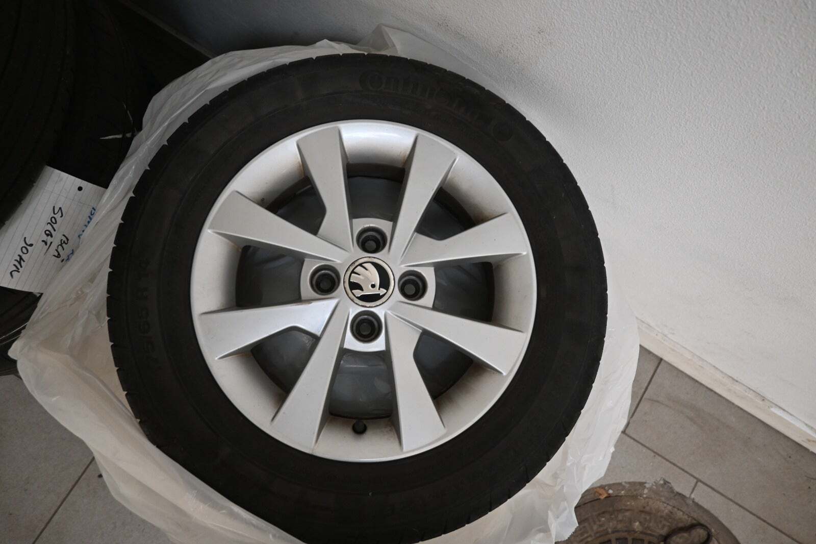 Hvid Skoda Citigo fra 2013