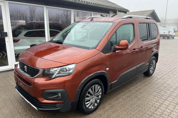 Bronze Peugeot Rifter fra 2018 set udefra