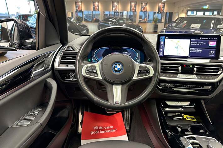 Sort BMW iX3 fra 2023