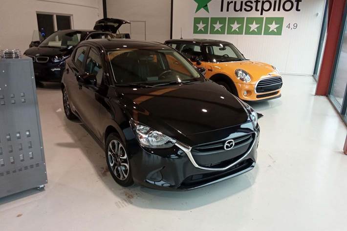 Sort Mazda 2 fra 2018