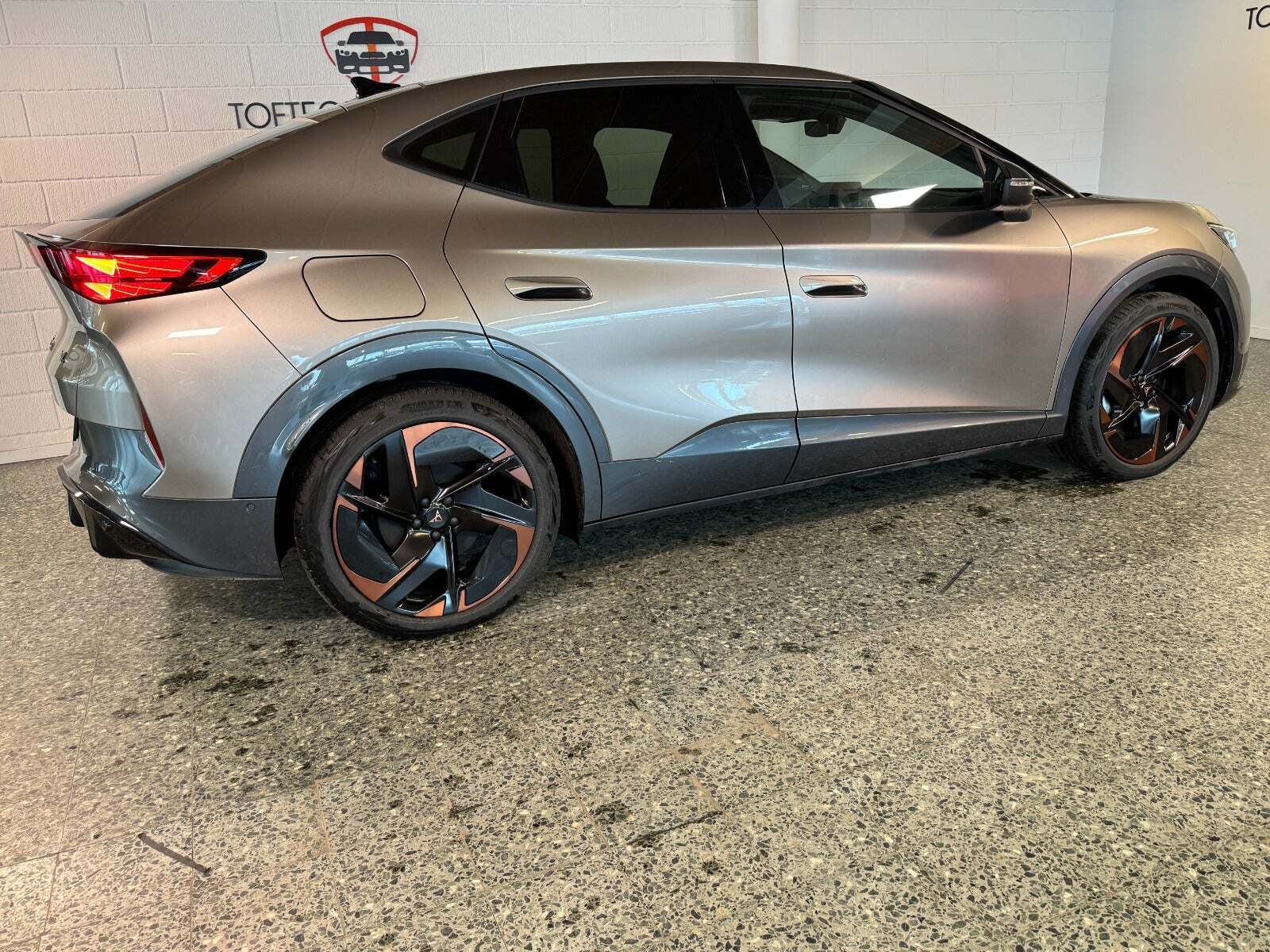 Cupra Tavascan 77 VZ Adrenaline