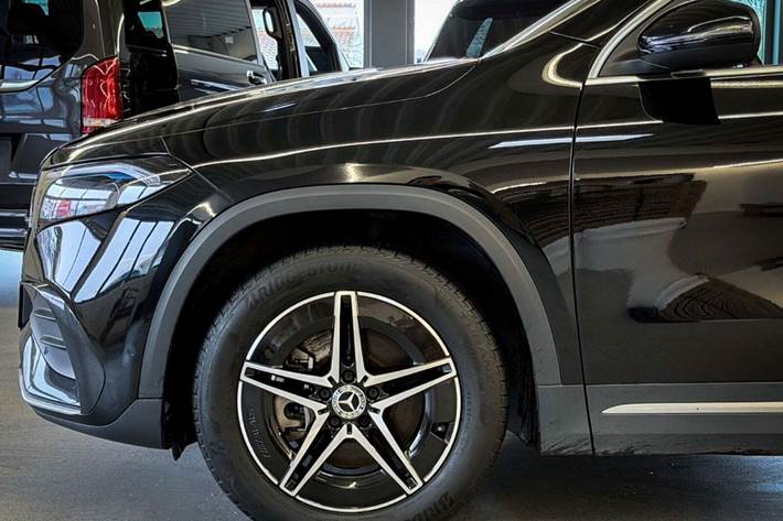 Sort Mercedes EQA250+ fra 2023