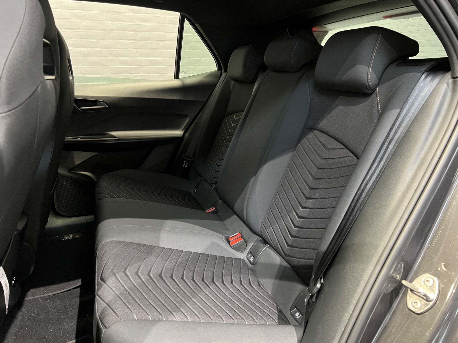 Grå Cupra Born fra 2023