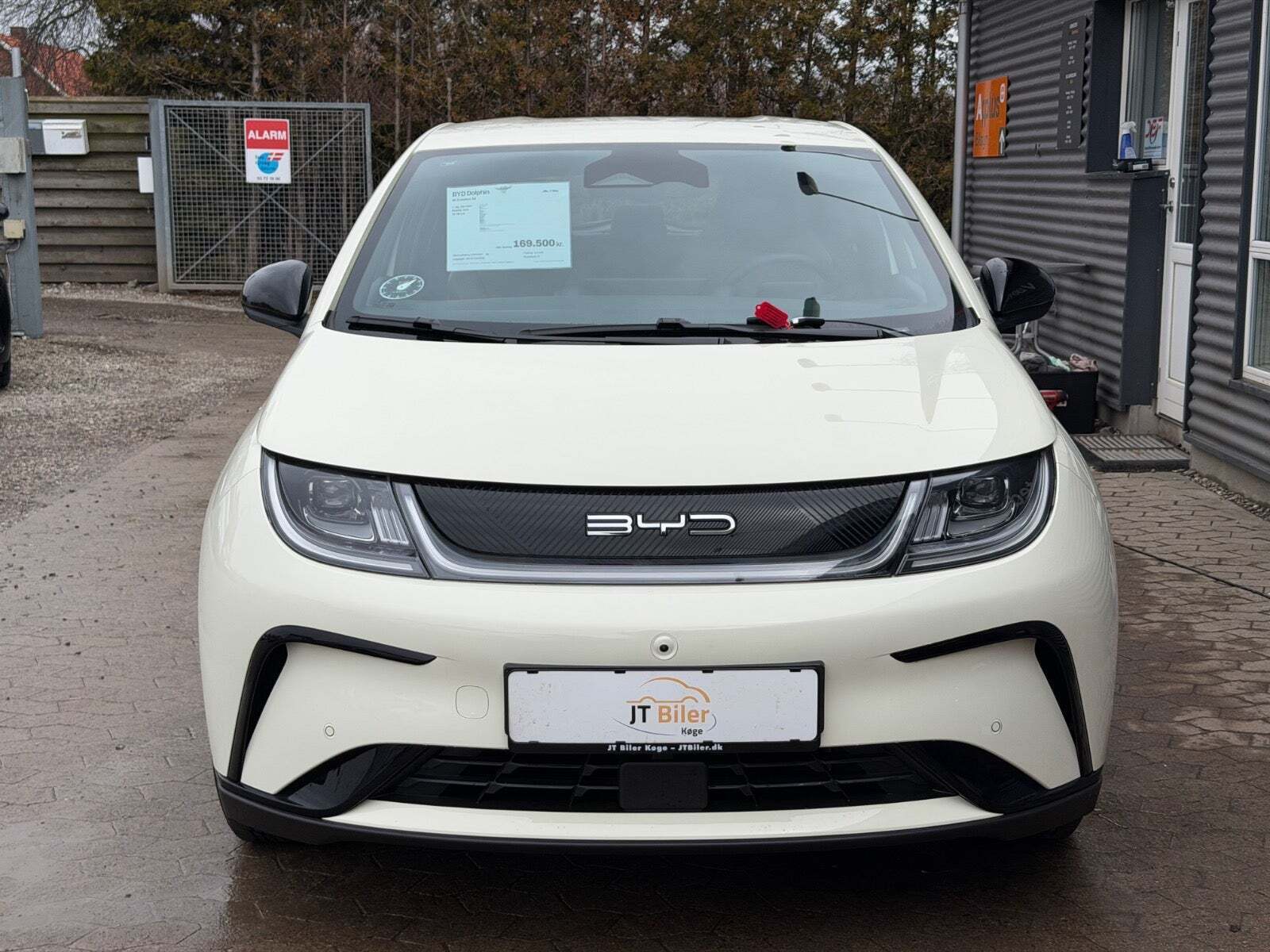 Beige BYD Dolphin fra 2023