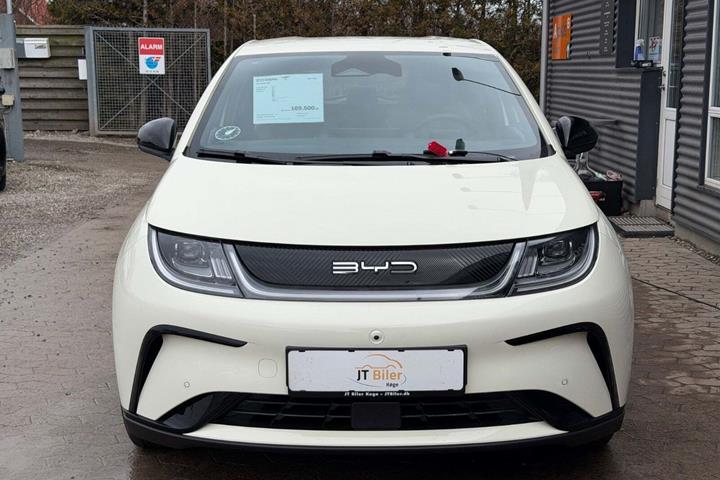 Beige BYD Dolphin fra 2023